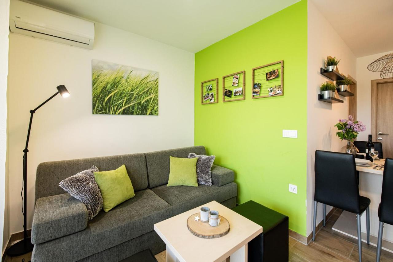 Apartmaji Banonia " Poletni Vetrc " Banovci Exteriér fotografie