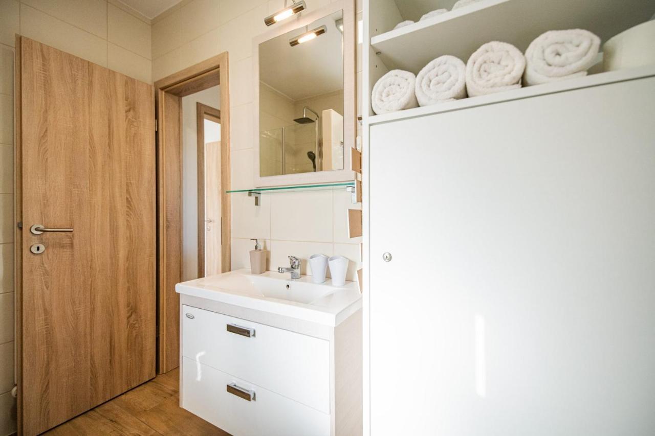 Apartmaji Banonia " Poletni Vetrc " Banovci Exteriér fotografie